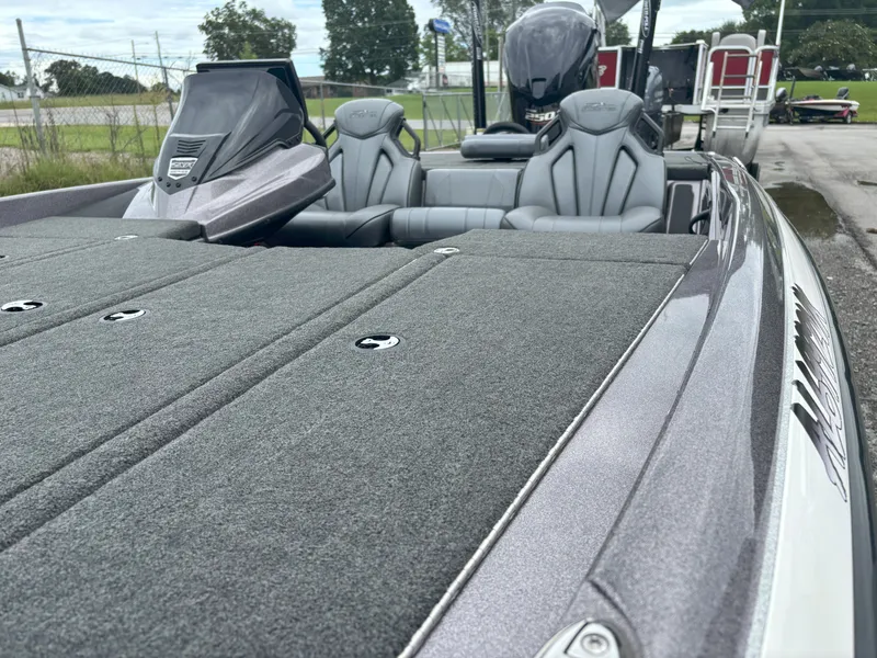 Slide: The Image of Skeeter ZXR20 2021 - 7