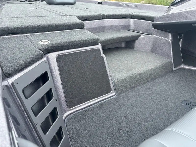 Slide: The Image of Skeeter ZXR20 2021 - 8