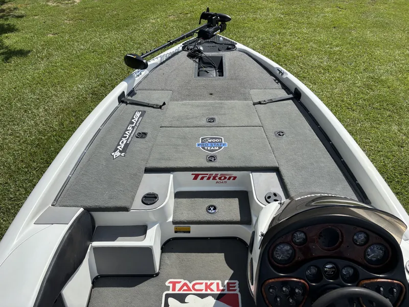 Slide: The Image of Triton Tr-19 2001 - 11