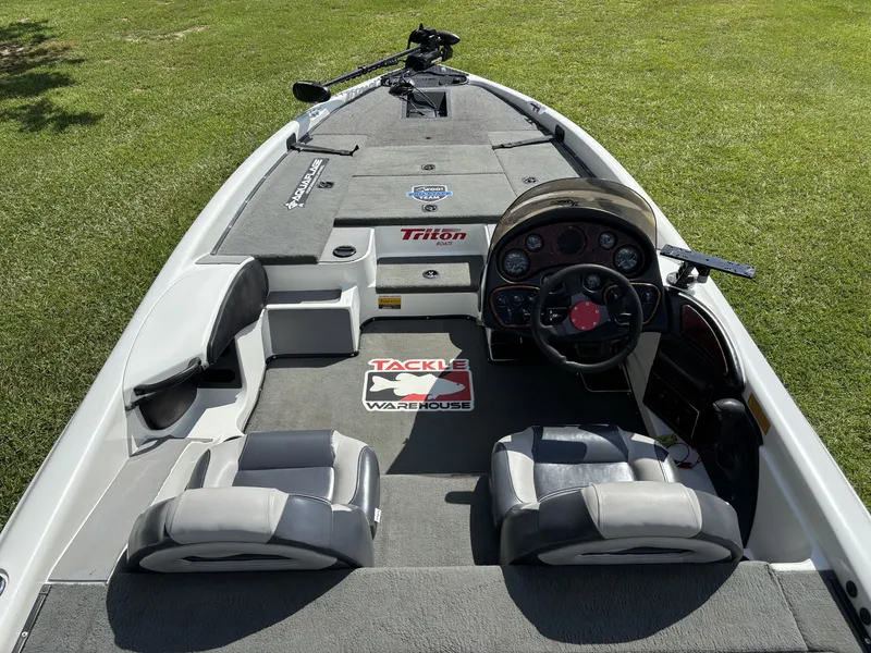 Slide: The Image of Triton Tr-19 2001 - 14