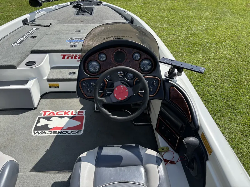 Slide: The Image of Triton Tr-19 2001 - 15