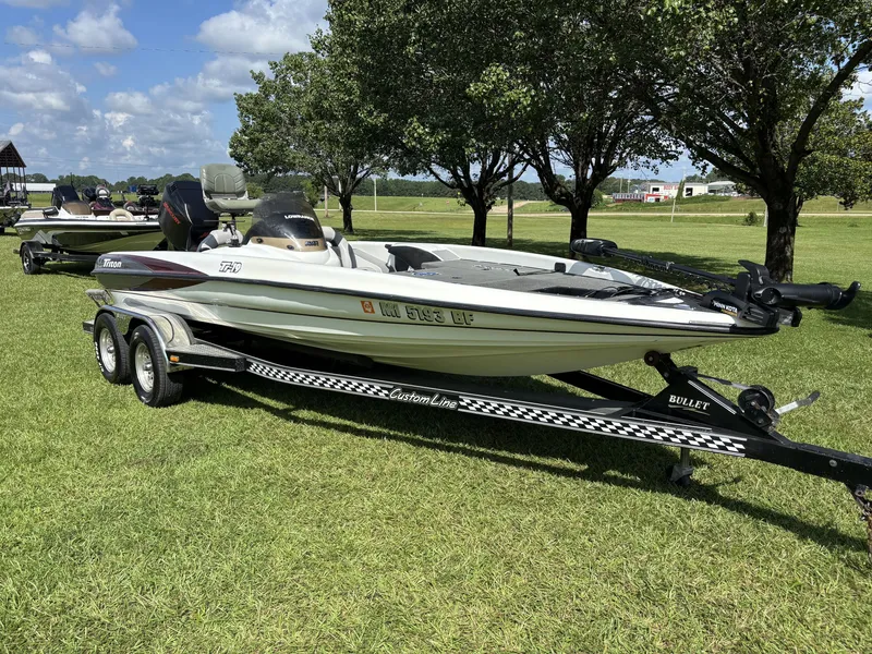 Slide: The Image of Triton Tr-19 2001 - 3