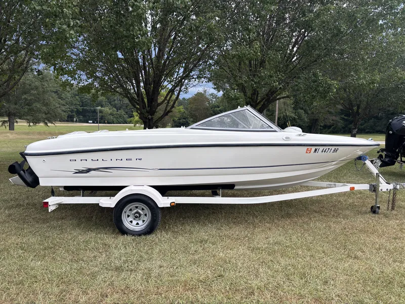 Slide: The Image of Bayliner 175 Bowrider 2004 - 1