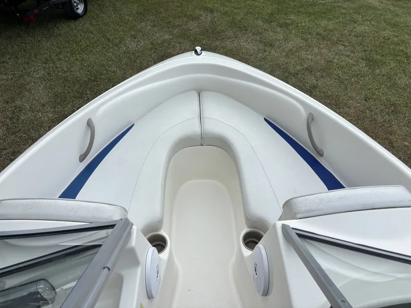 Slide: The Image of Bayliner 175 Bowrider 2004 - 14