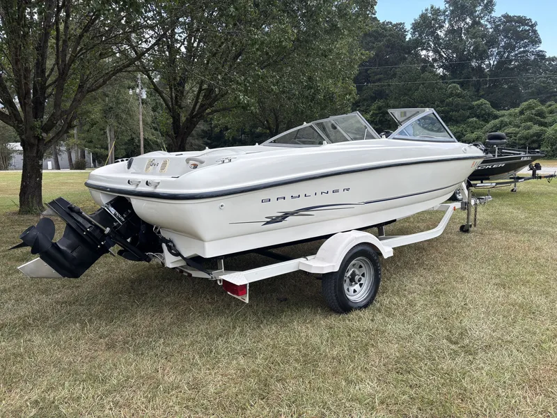 Slide: The Image of Bayliner 175 Bowrider 2004 - 2