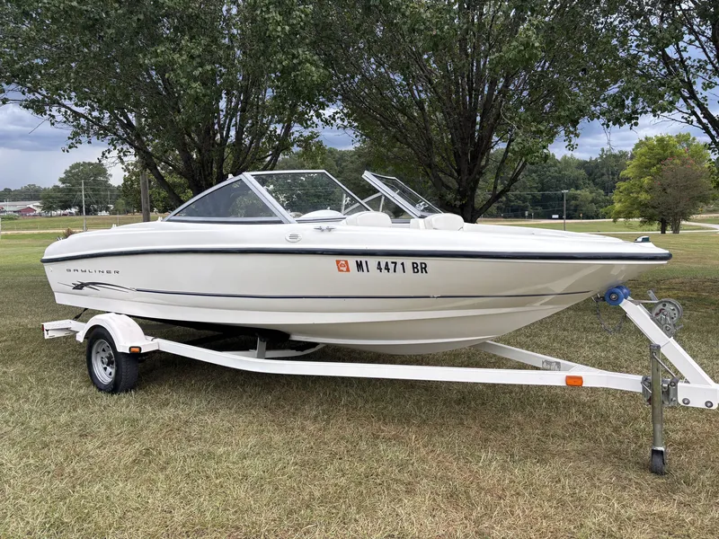 Slide: The Image of Bayliner 175 Bowrider 2004 - 4