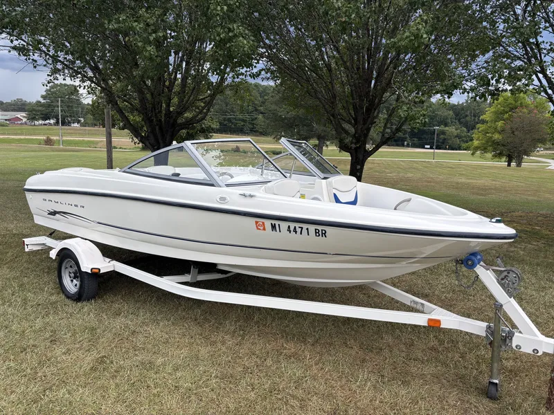 Slide: The Image of Bayliner 175 Bowrider 2004 - 6