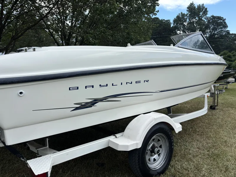 Slide: The Image of Bayliner 175 Bowrider 2004 - 7