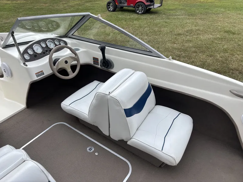 Slide: The Image of Bayliner 175 Bowrider 2004 - 9