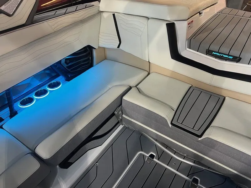 Slide: The Image of Nautique Super Air Nautique G23 2026 - 11