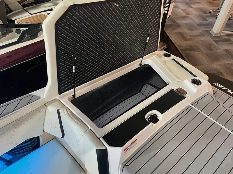 Slide: The Image of Nautique Super Air Nautique G23 2026 - 12