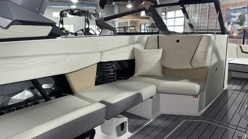 Slide: The Image of Nautique Super Air Nautique G23 2026 - 19