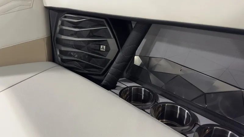 Slide: The Image of Nautique Super Air Nautique G23 2026 - 21