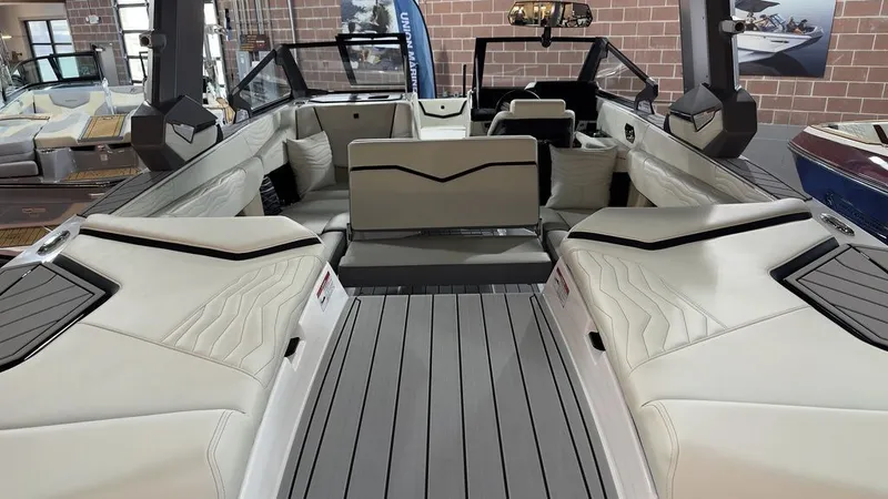 Slide: The Image of Nautique Super Air Nautique G23 2026 - 25