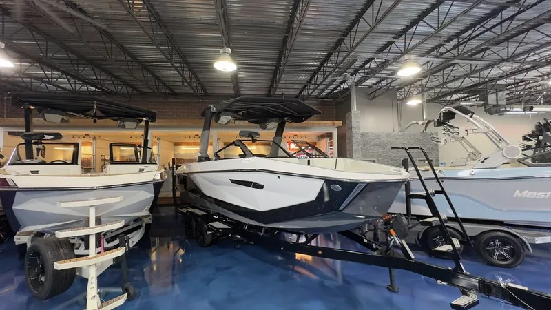 Slide: The Image of Nautique Super Air Nautique G23 2026 - 27