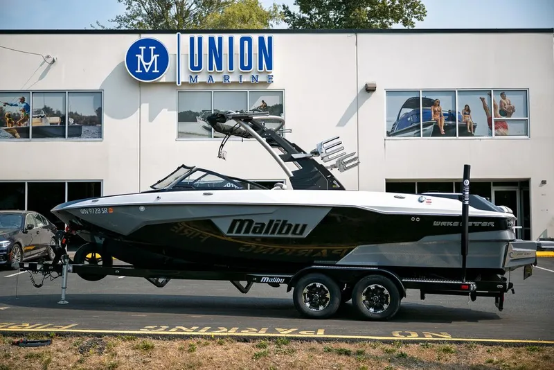 Slide: The Image of Malibu Wakesetter 25 LSV 2019 - 1