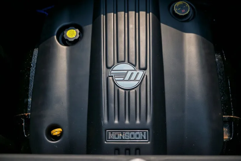 Slide: The Image of Malibu Wakesetter 25 LSV 2019 - 13