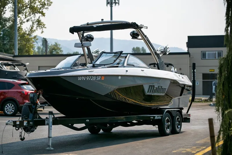 Slide: The Image of Malibu Wakesetter 25 LSV 2019 - 5