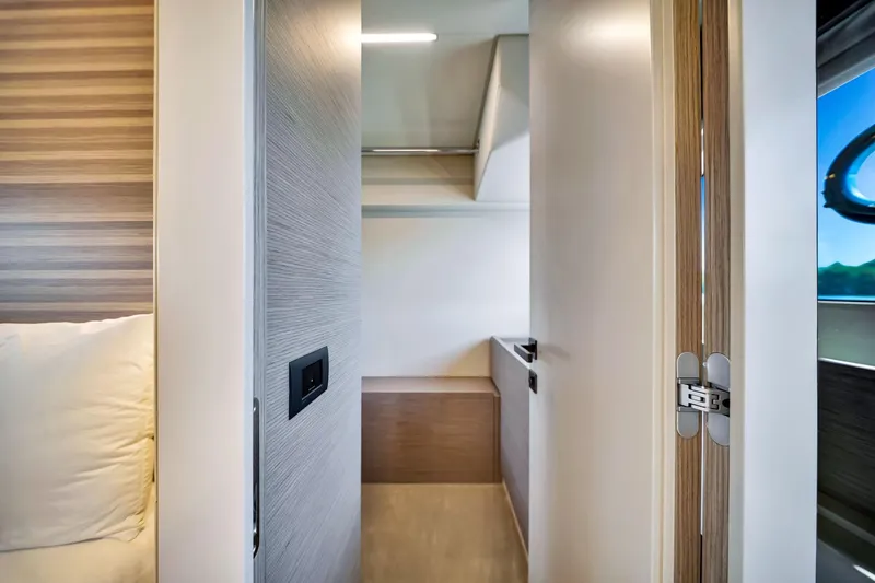 Slide: The Image of Interior of 2022 Ferretti Yachts 670, featuring modern design and sleek finishes. - 44