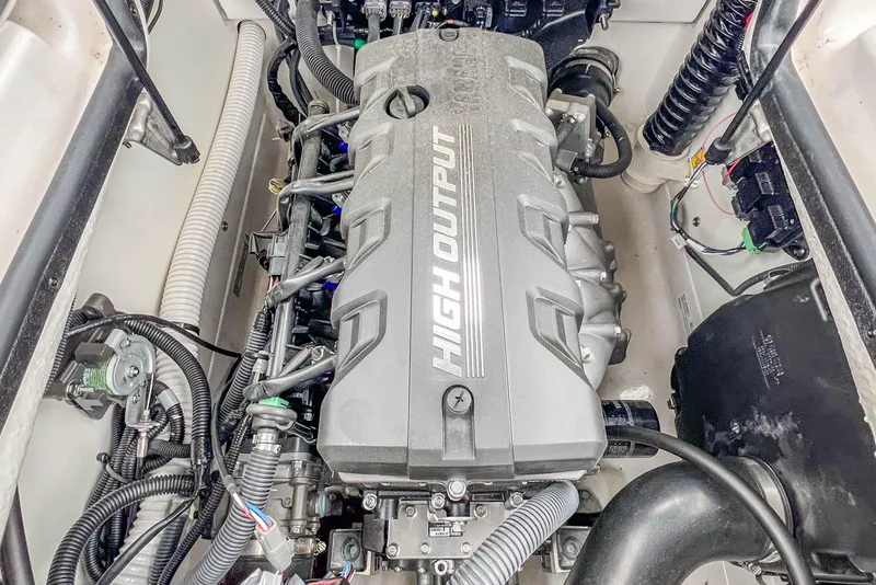 Slide: The Image of 2023 Yamaha AR190 boat engine, high output, detailed view. - 29