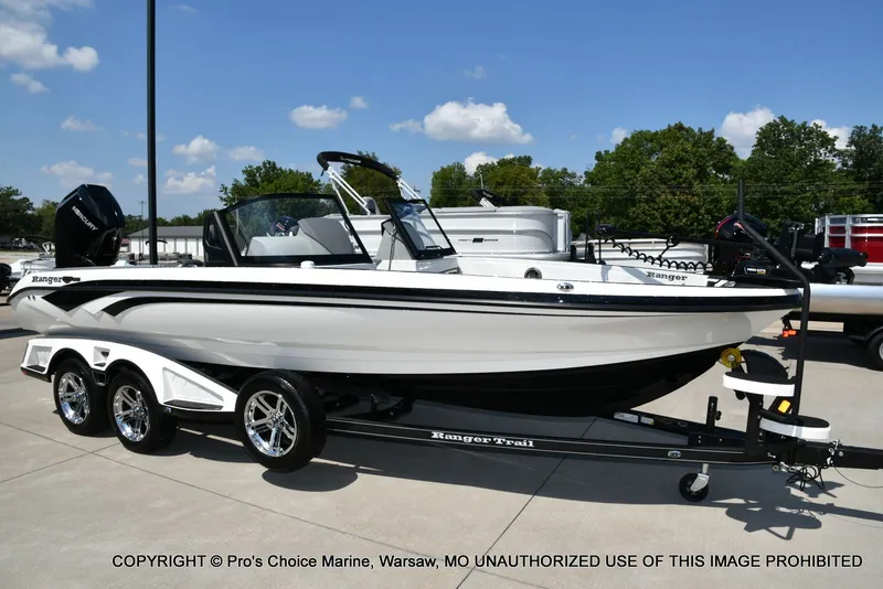 Slide: The Image of Ranger Boats 622FS Pro 2026 - 100
