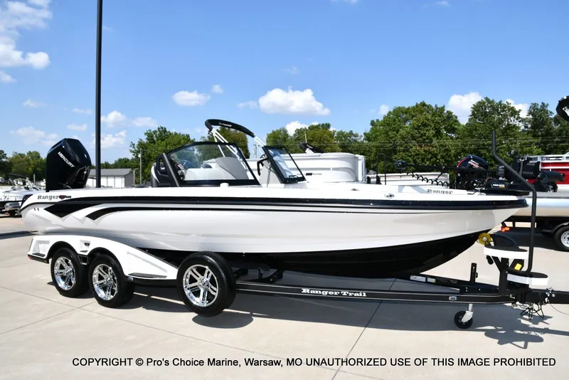 Slide: The Image of Ranger Boats 622FS Pro 2026 - 101