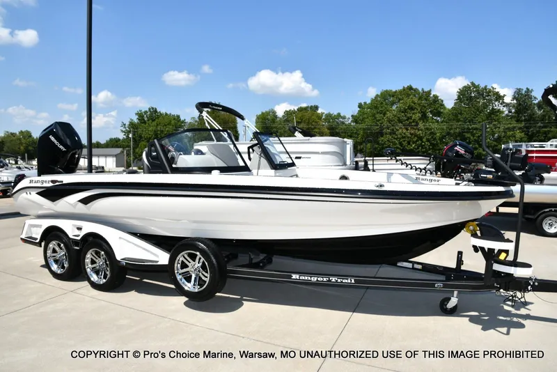 Slide: The Image of Ranger Boats 622FS Pro 2026 - 102