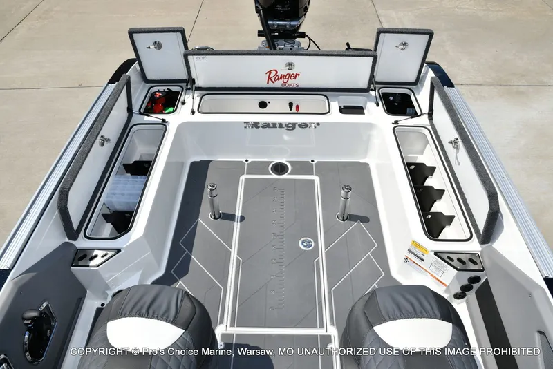 Slide: The Image of Ranger Boats 622FS Pro 2026 - 12