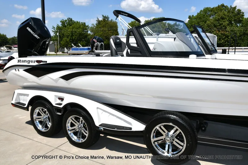Slide: The Image of Ranger Boats 622FS Pro 2026 - 13