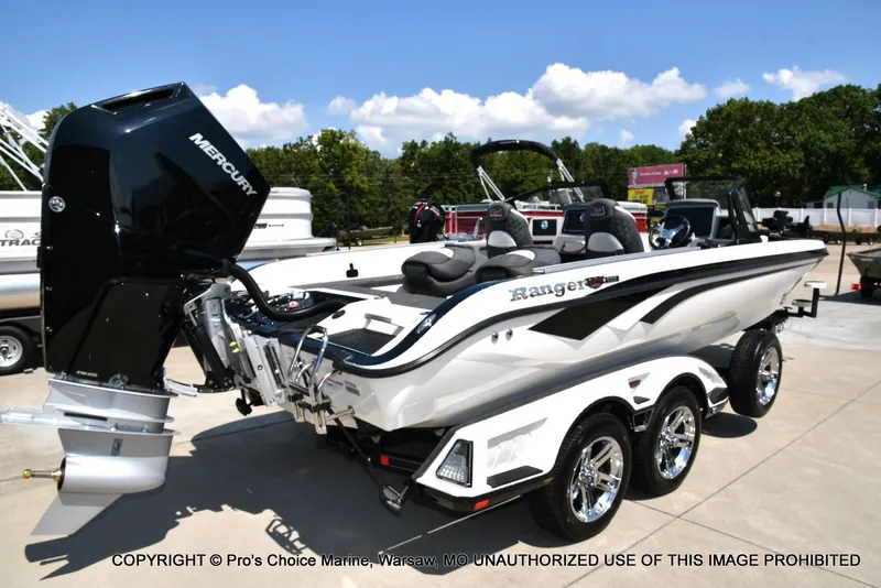 Slide: The Image of Ranger Boats 622FS Pro 2026 - 15