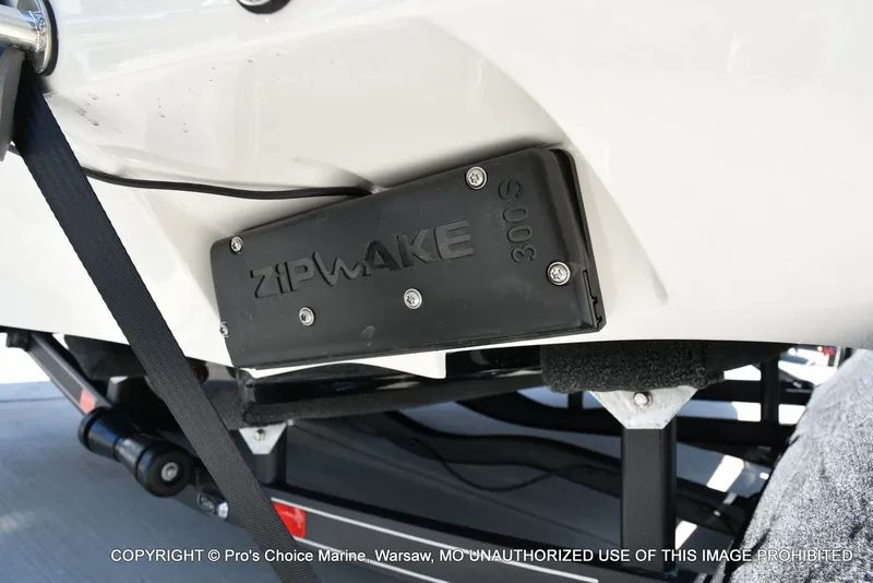 Slide: The Image of Ranger Boats 622FS Pro 2026 - 18