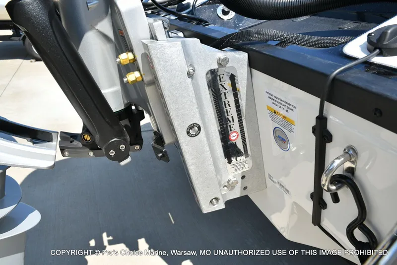 Slide: The Image of Ranger Boats 622FS Pro 2026 - 22