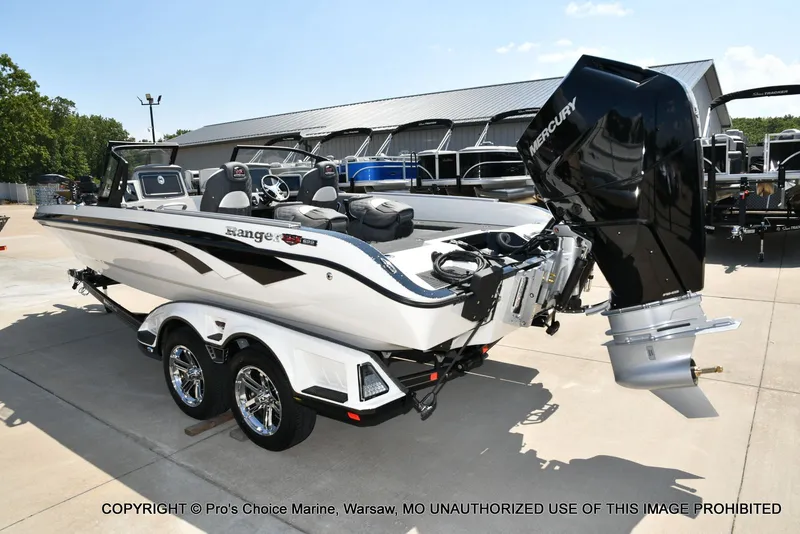 Slide: The Image of Ranger Boats 622FS Pro 2026 - 23