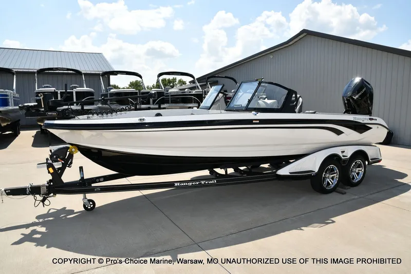 Slide: The Image of Ranger Boats 622FS Pro 2026 - 25