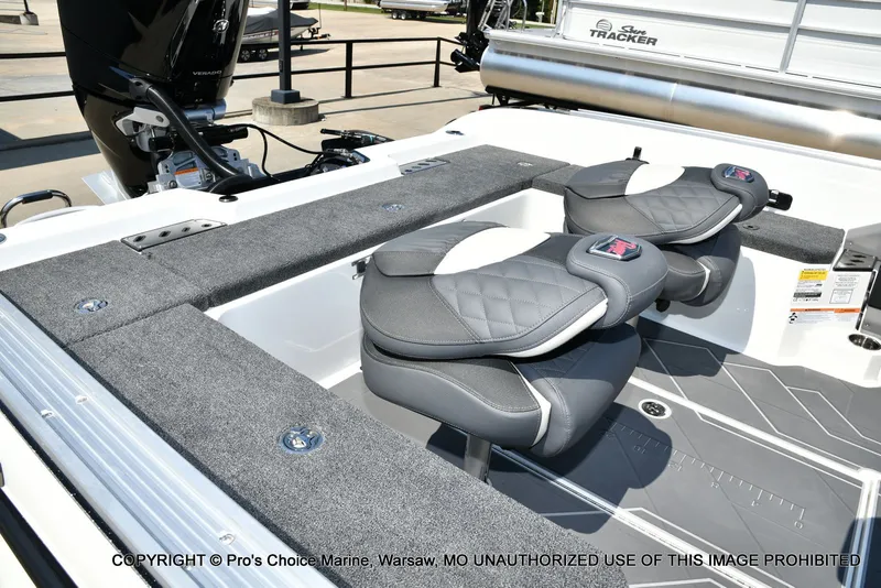 Slide: The Image of Ranger Boats 622FS Pro 2026 - 37