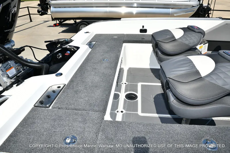 Slide: The Image of Ranger Boats 622FS Pro 2026 - 39