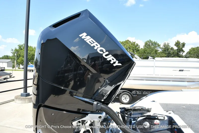 Slide: The Image of Ranger Boats 622FS Pro 2026 - 4