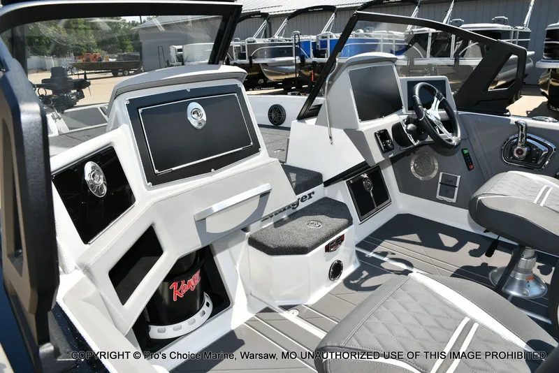 Slide: The Image of Ranger Boats 622FS Pro 2026 - 42