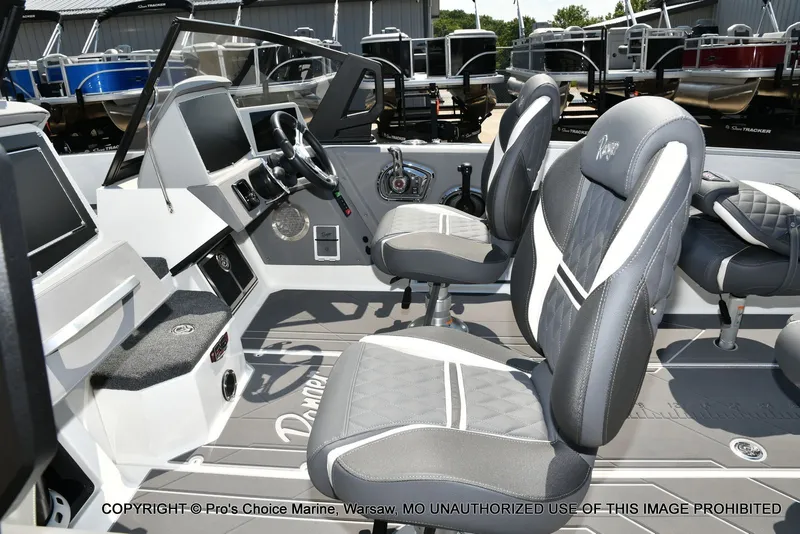 Slide: The Image of Ranger Boats 622FS Pro 2026 - 43