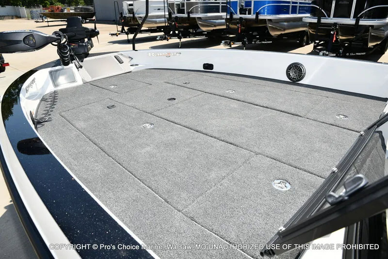 Slide: The Image of Ranger Boats 622FS Pro 2026 - 44