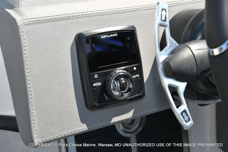 Slide: The Image of Ranger Boats 622FS Pro 2026 - 50