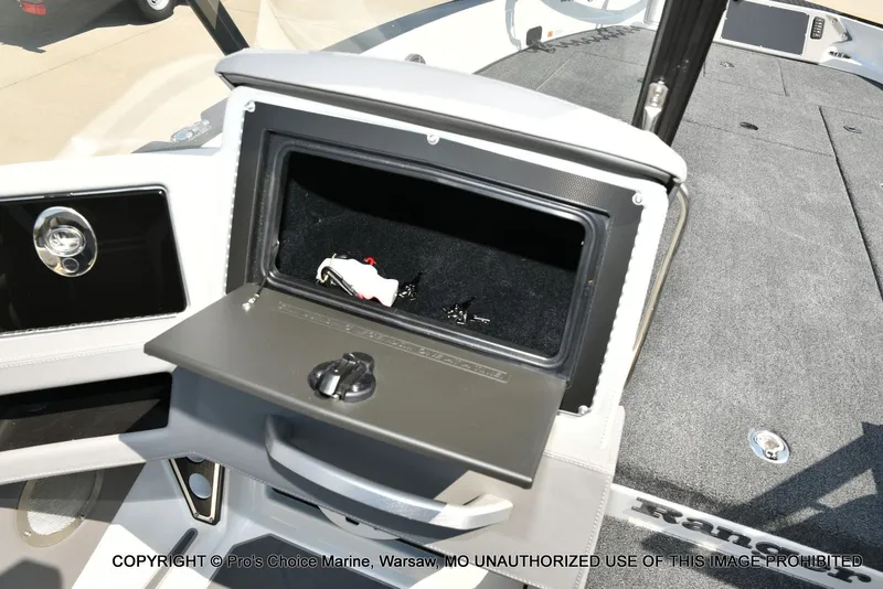 Slide: The Image of Ranger Boats 622FS Pro 2026 - 53