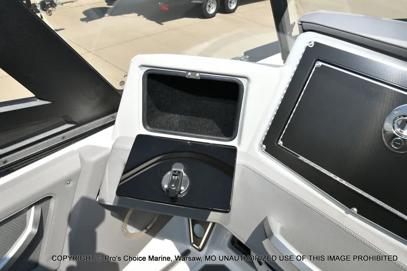 Slide: The Image of Ranger Boats 622FS Pro 2026 - 54