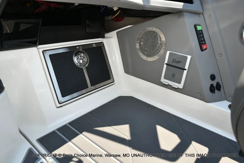 Slide: The Image of Ranger Boats 622FS Pro 2026 - 55