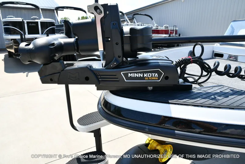 Slide: The Image of Ranger Boats 622FS Pro 2026 - 6