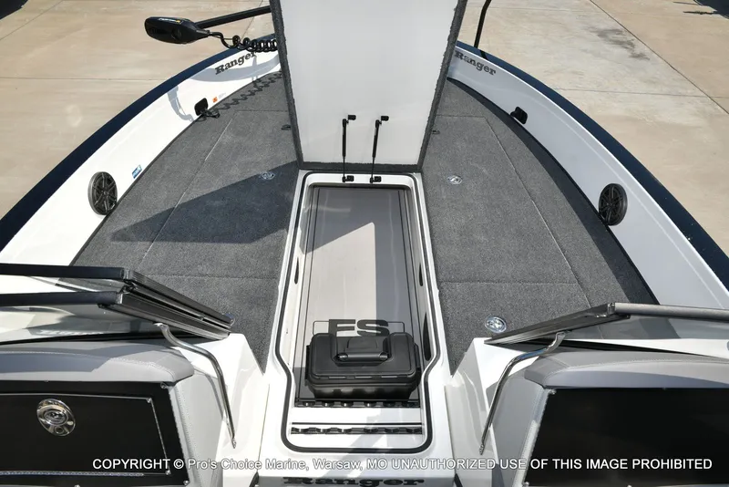 Slide: The Image of Ranger Boats 622FS Pro 2026 - 60
