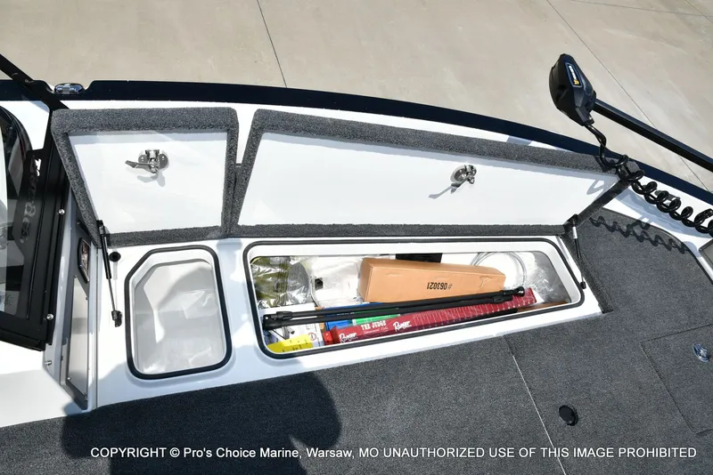 Slide: The Image of Ranger Boats 622FS Pro 2026 - 62