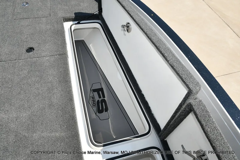 Slide: The Image of Ranger Boats 622FS Pro 2026 - 67