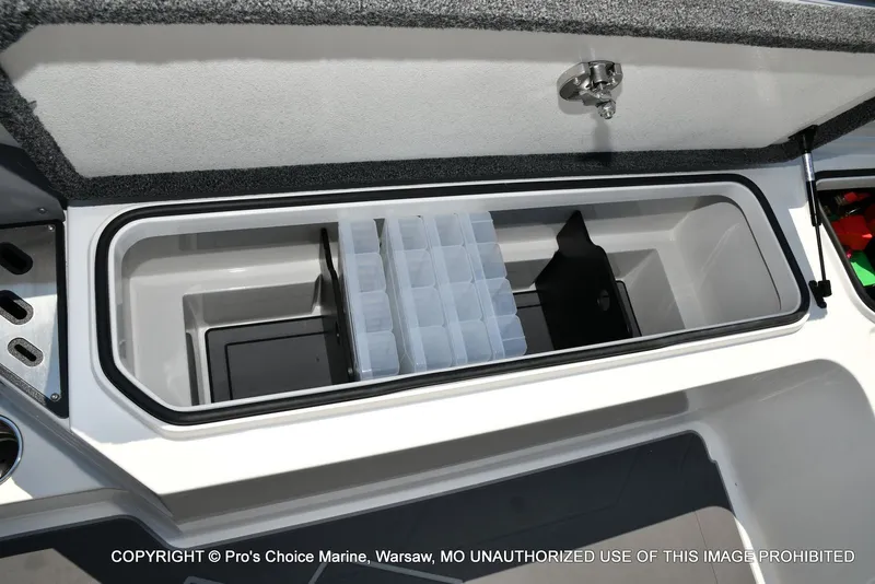 Slide: The Image of Ranger Boats 622FS Pro 2026 - 83