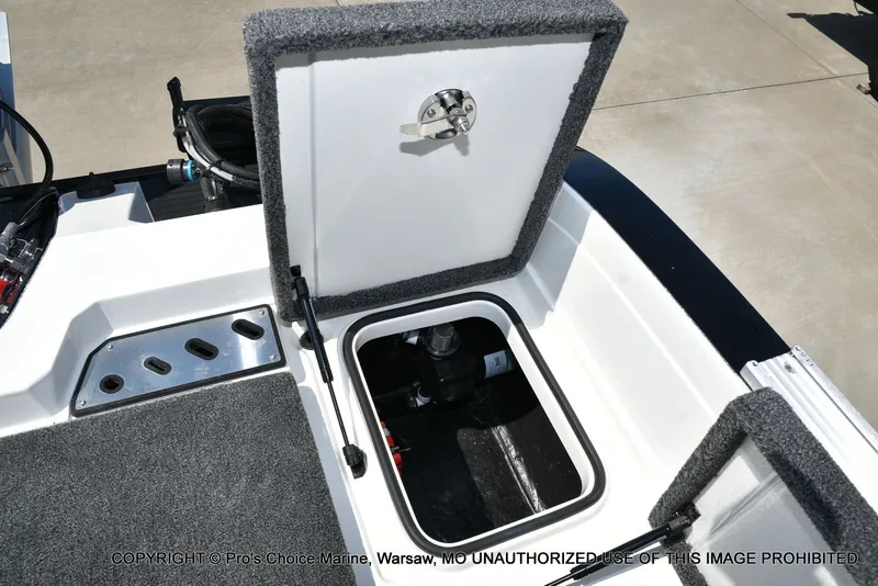 Slide: The Image of Ranger Boats 622FS Pro 2026 - 89